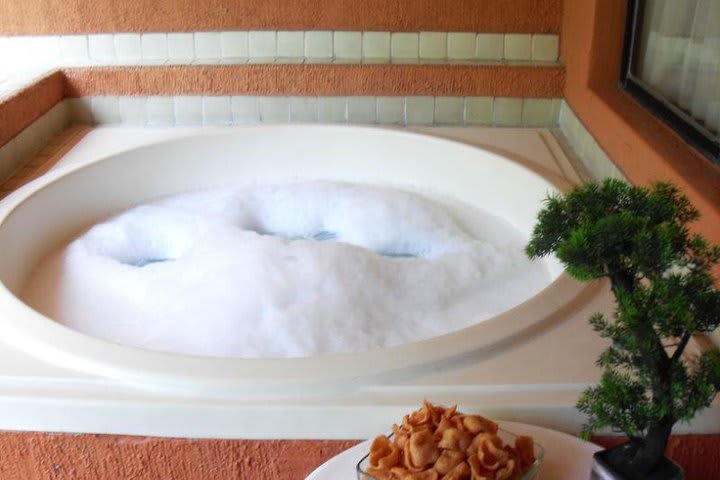 Todas las suites tienen jacuzzi