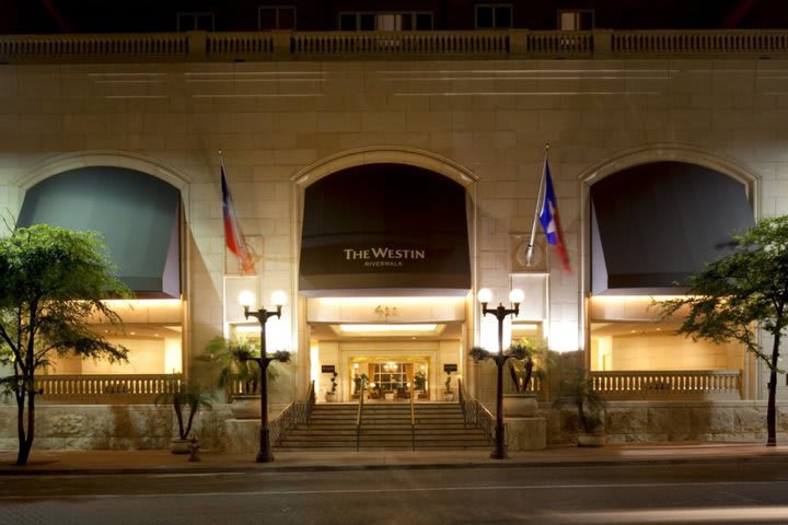 Entrance to The Westin Riverwalk hotel