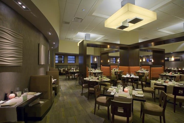 International and Italian cuisine at Hyatt Regency McCormick Place
