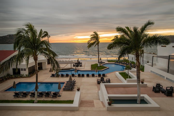 Panorámica de las piscinas