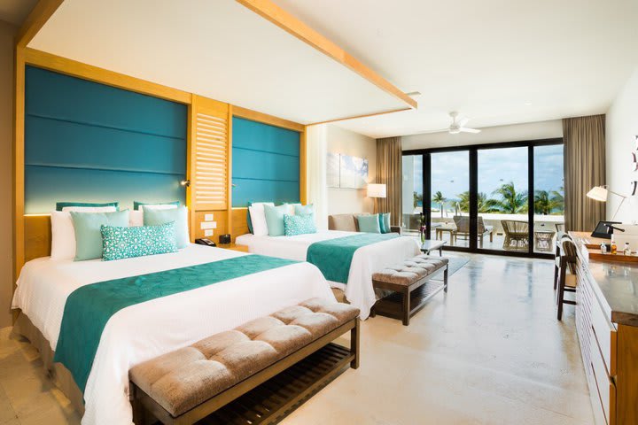 Preferred Club junior suite with ocean view