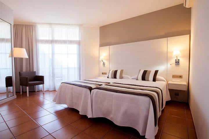 Habitación estándar doble del Hotel Tres Torres en Santa Eulalia del Río