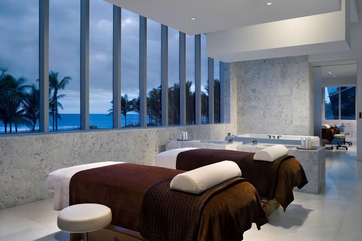 Double treatment cabin in the spa