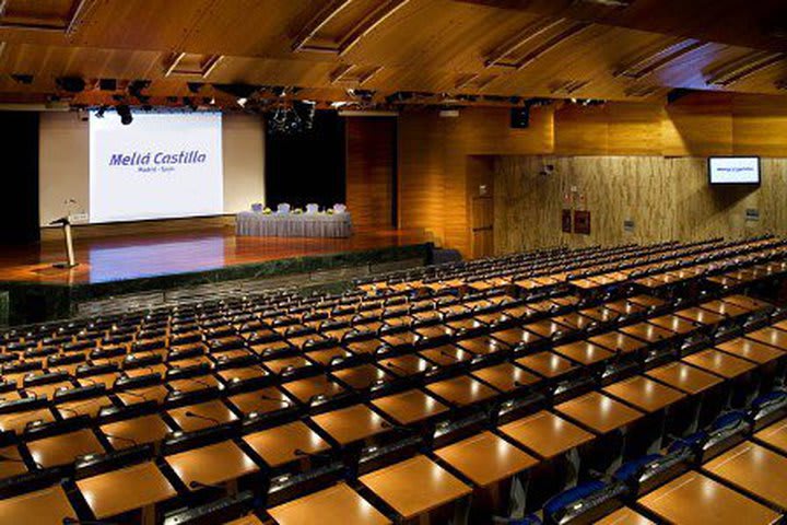 Impresionante auditorium en el Meliá Castilla