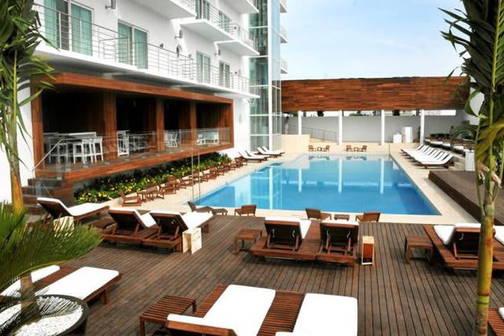 Sun loungers at Emporio Veracruz hotel