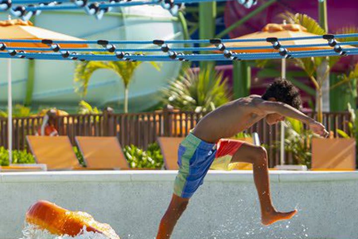 Diviértete en las piscinas del parque