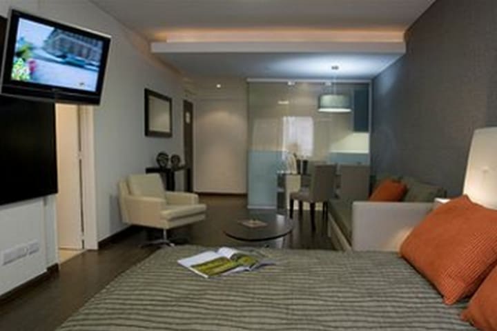 El hotel Ayres De Recoleta Plaza cuenta con 38 habitaciones