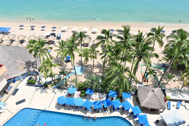 Piscina y playa