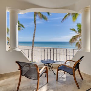 San Jose Del Cabo Oceanfront Condo - Pools & Beach