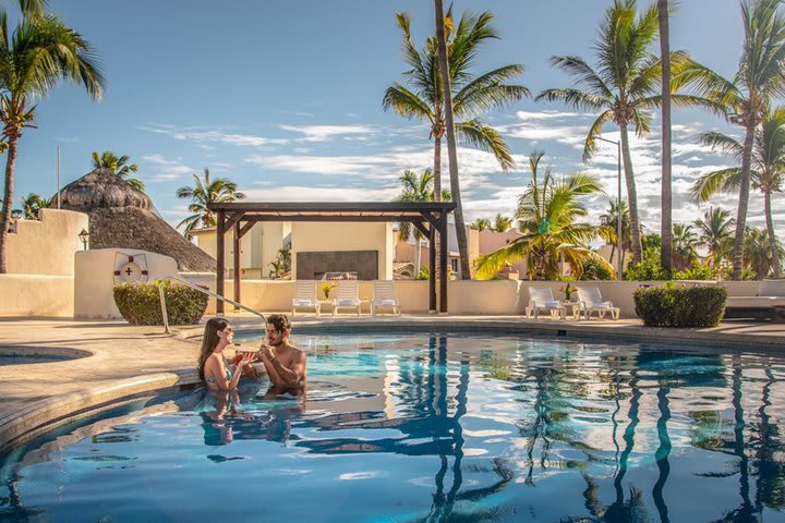 Disfrutando la piscina