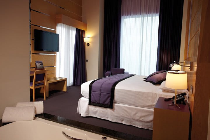 Img - Suite sénior, 1 cama de matrimonio grande (MX Crown Level Access)