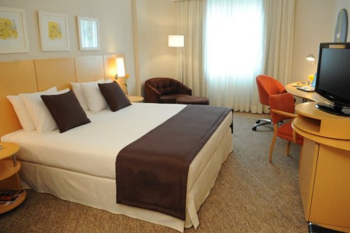 Deluxe superior guest room at the InterCity Premium Ibirapuera hotel