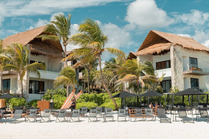 Vista del hotel y la playa