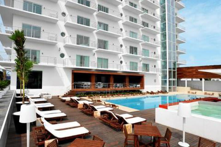 Sun terrace at Emporio Veracruz hotel