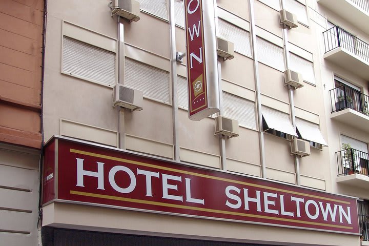 Front view of the Hotel Sheltown