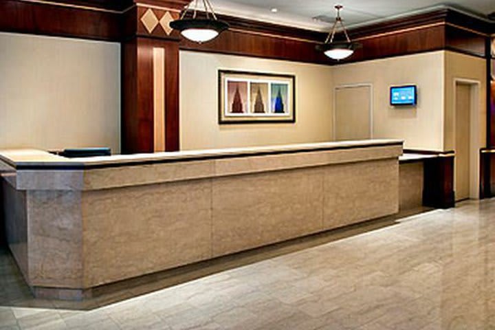 Recepción del Courtyard by Marriott New York Manhattan - Midtown East