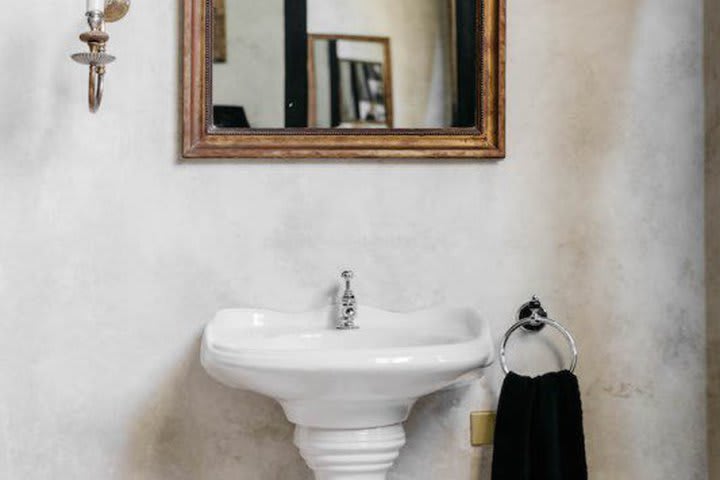 Guest bathroom of a Junior suite