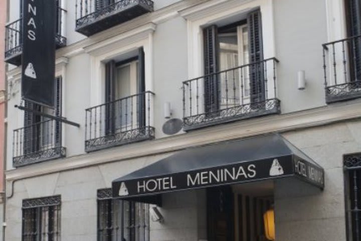 El Hotel Meninas está un edificio del siglo XIX en el centro de Madrid