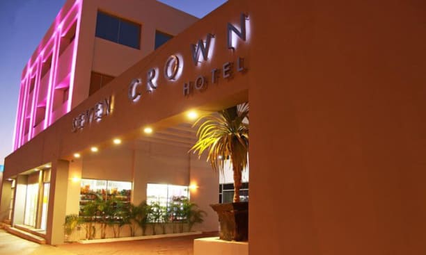 Seven Crown Express & Suites By Kavia