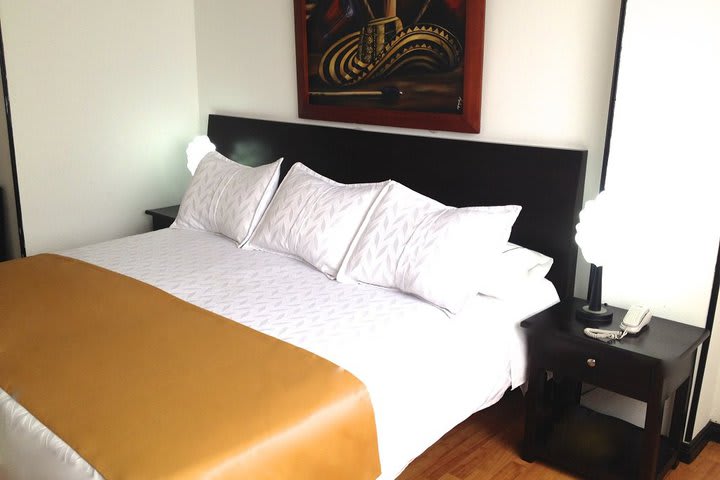 Guest room with a double bed