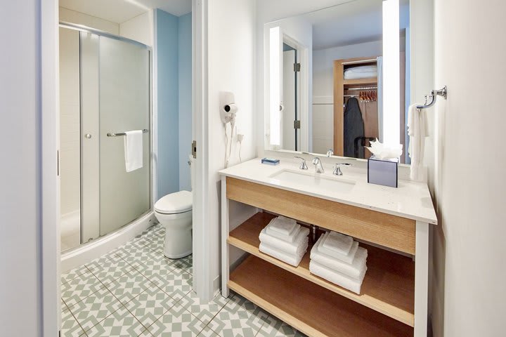 Private guest bathroom with shower