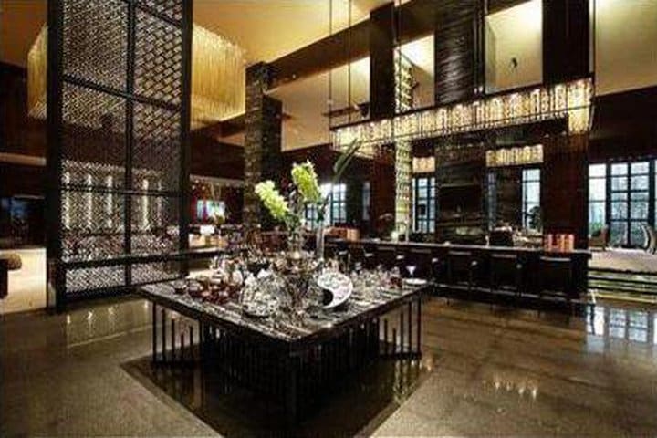 Bar Avenue Lobby Lounge en el hotel InterContinental Shanghai Puxi