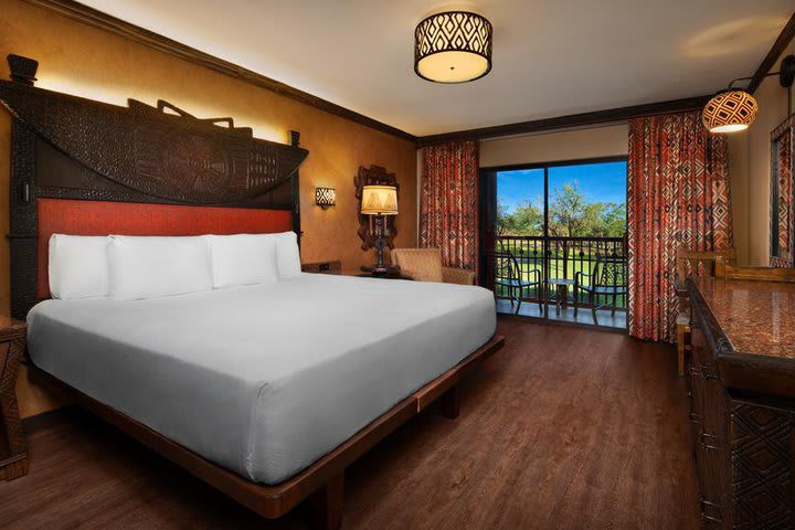 Guest room with a king size bed