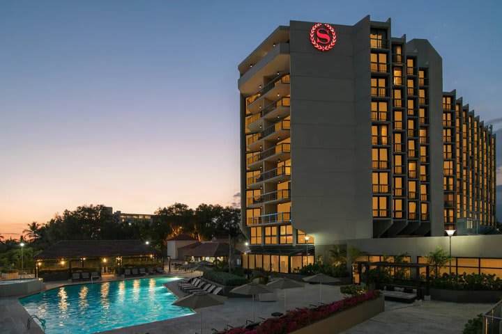 Night view of the pool