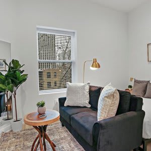 Elite Studio Apt near Shops in Uptown