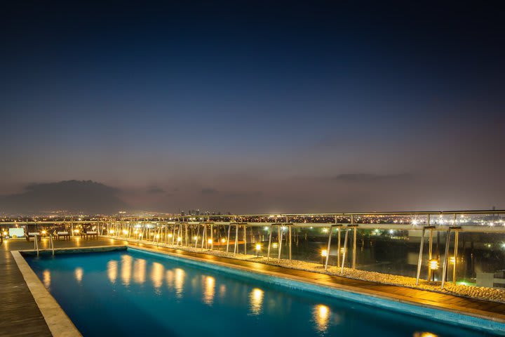 Piscina con vista  la ciudad