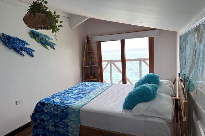 Deluxe double guest room with balcony and ocean view