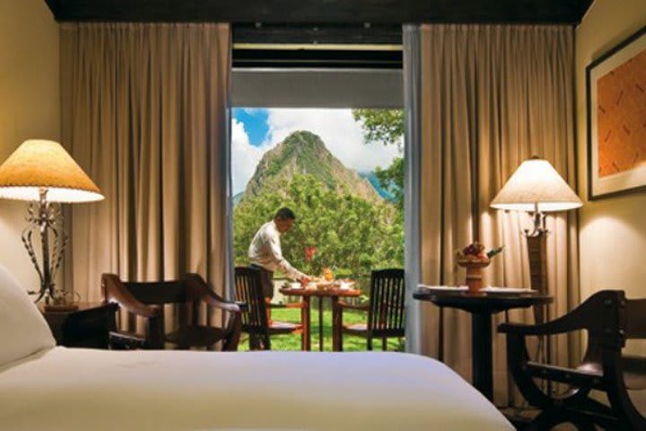 Habitación de lujo con terraza en el hotel Sanctuary Lodge en Machu Picchu