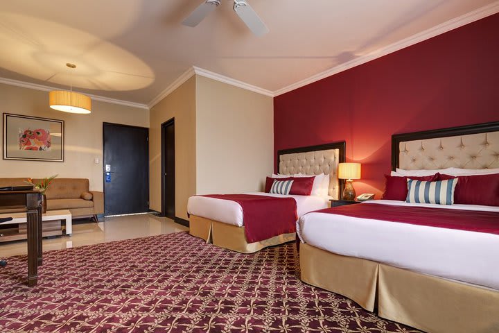 Junior suite with double queen size bed