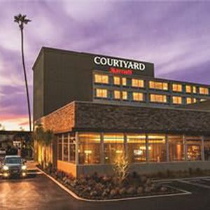 Courtyard by Marriott Los Angeles Woodland Hills