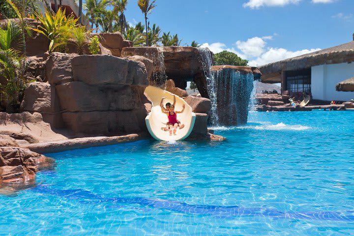 Tobogán en la piscina