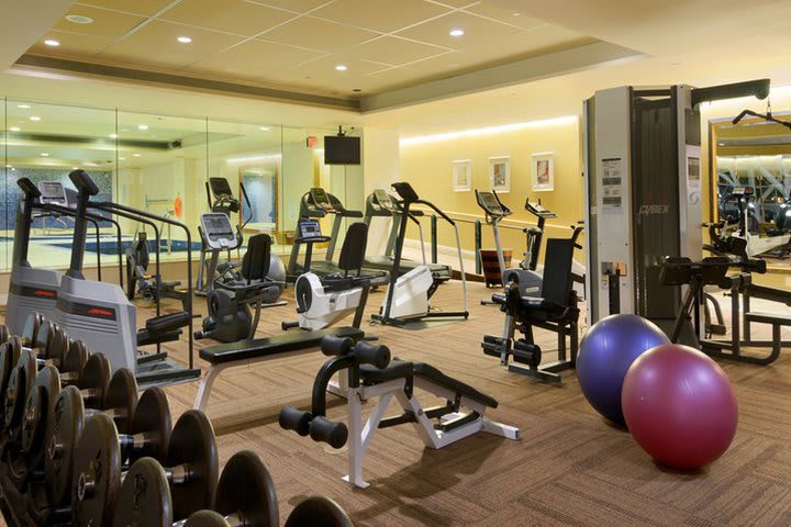 The Fairmont Vancouver Airport cuenta con un gimnasio