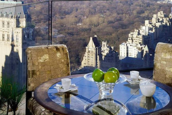 Decoración elegante en las habitaciones del Four Seasons Hotel New York