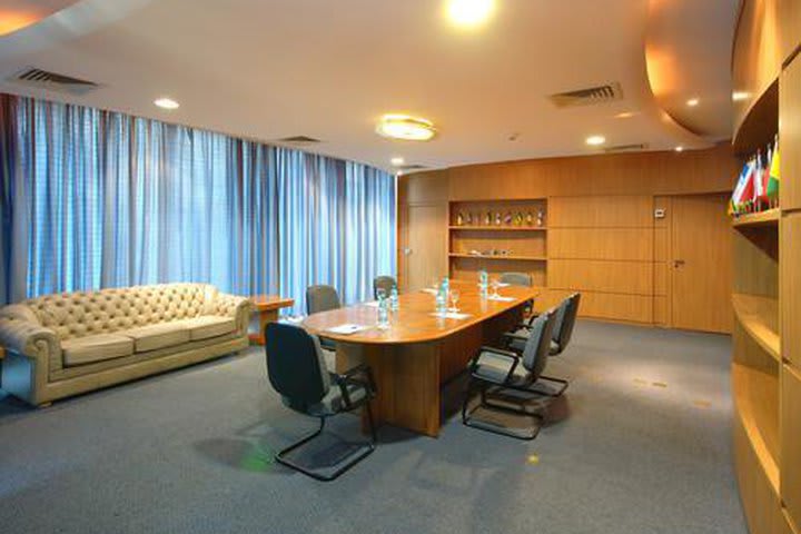 Organize your meetings in the conference facilities at Golden Tulip Internacional, hotel in Foz do Iguacu