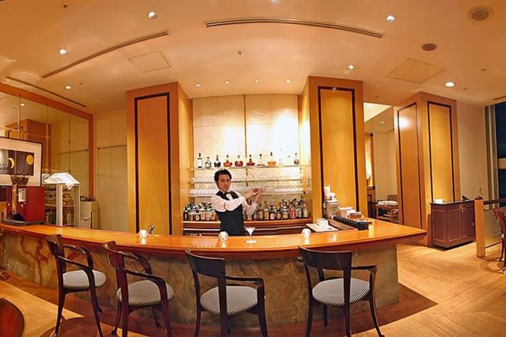 Bar at the Dai-ichi business hotel in downtown Tokyo