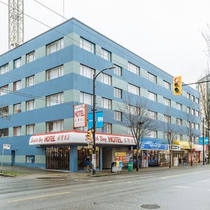 English Bay Hotel