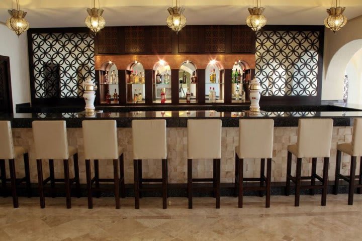 Lobby bar