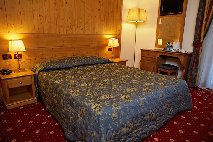 Img - Habitación clásica con 1 cama doble o 2 individuales