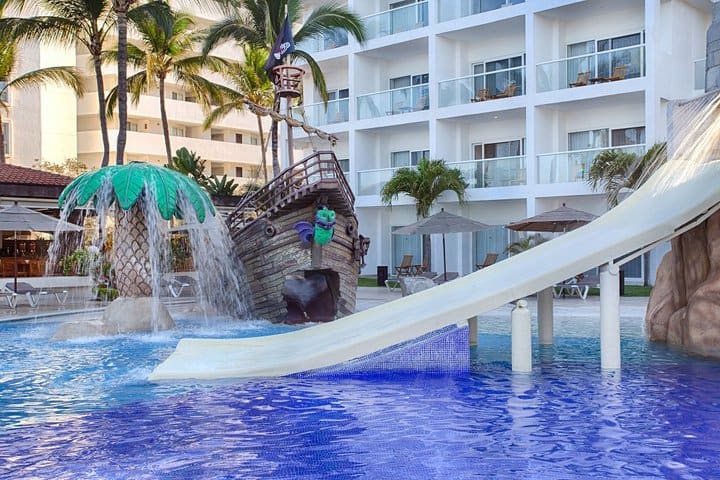 Games in the children's pool