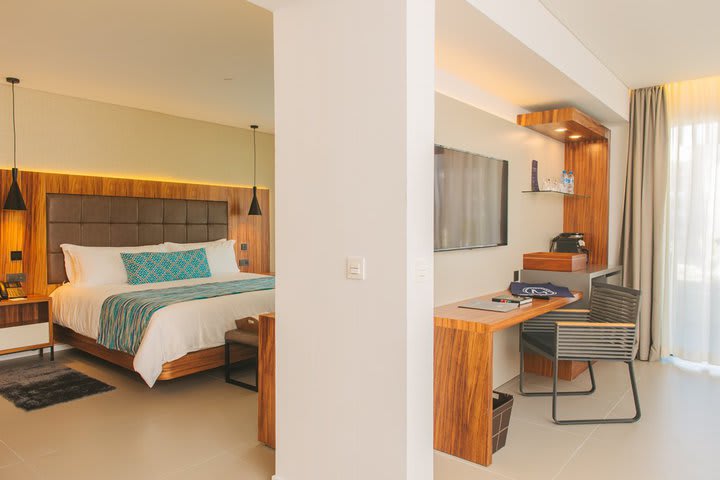 Img - 1-BR suite with outdoor Jacuzzi - Elegance Club