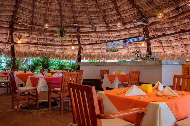 La Palapa restaurant serves international dishes