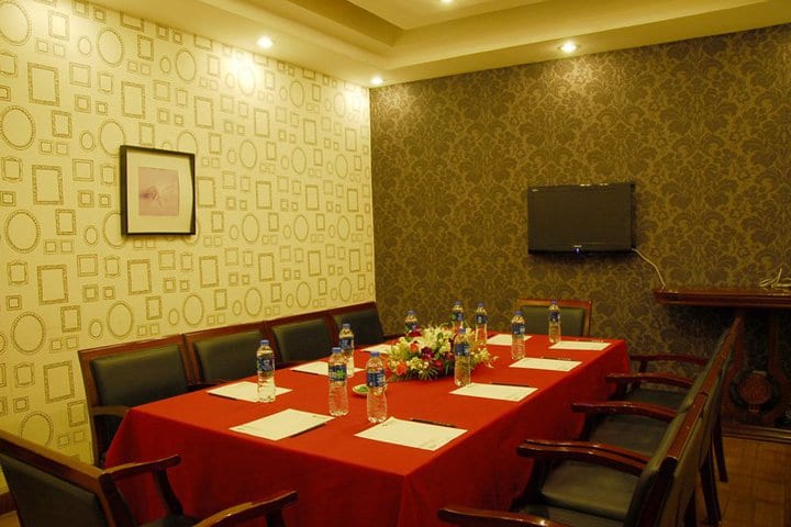 The Manhattan Bund Business hotel in Shanghai offers a boardroom