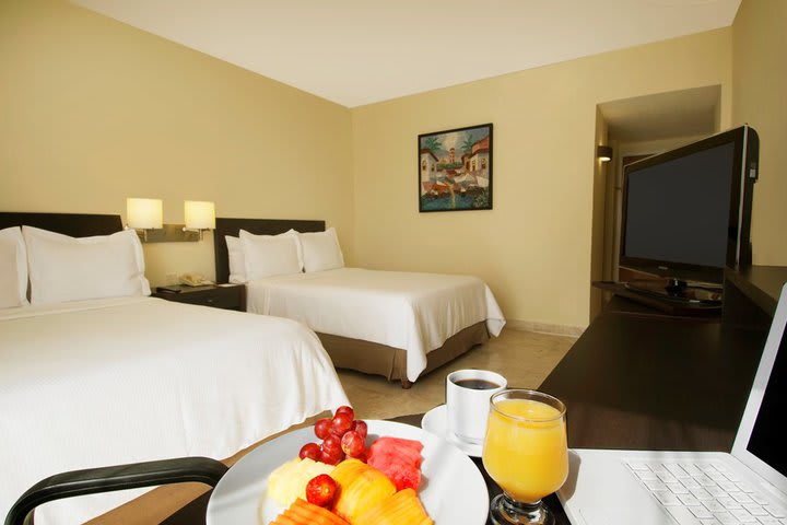 El hotel posee 144 habitaciones y suites