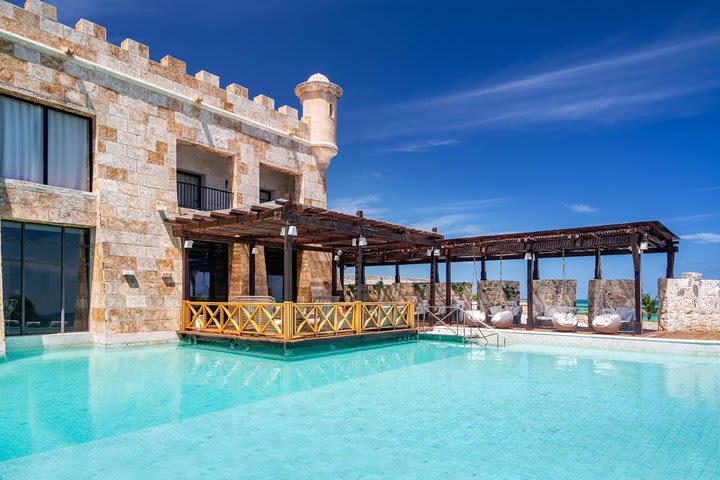 Piscina en la zona del castillo