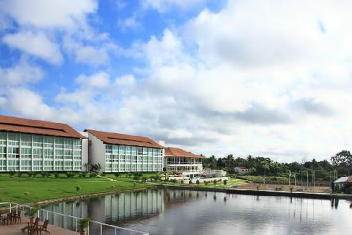 Laguna del hotel Villa Hípica