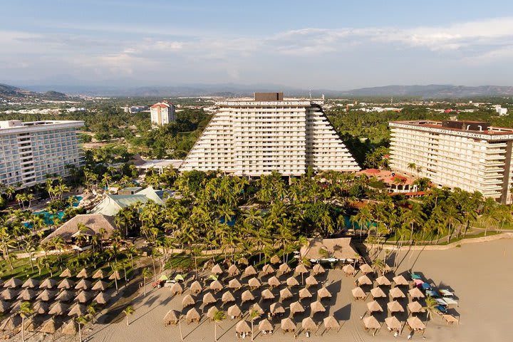 The resort occupies 580 hectares (1,433 acres) facing the coastline of the Pacific Ocean